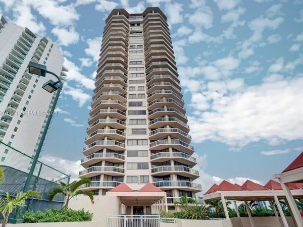 20185 E Country Club Dr, Unit 1209, Aventura, FL 33180