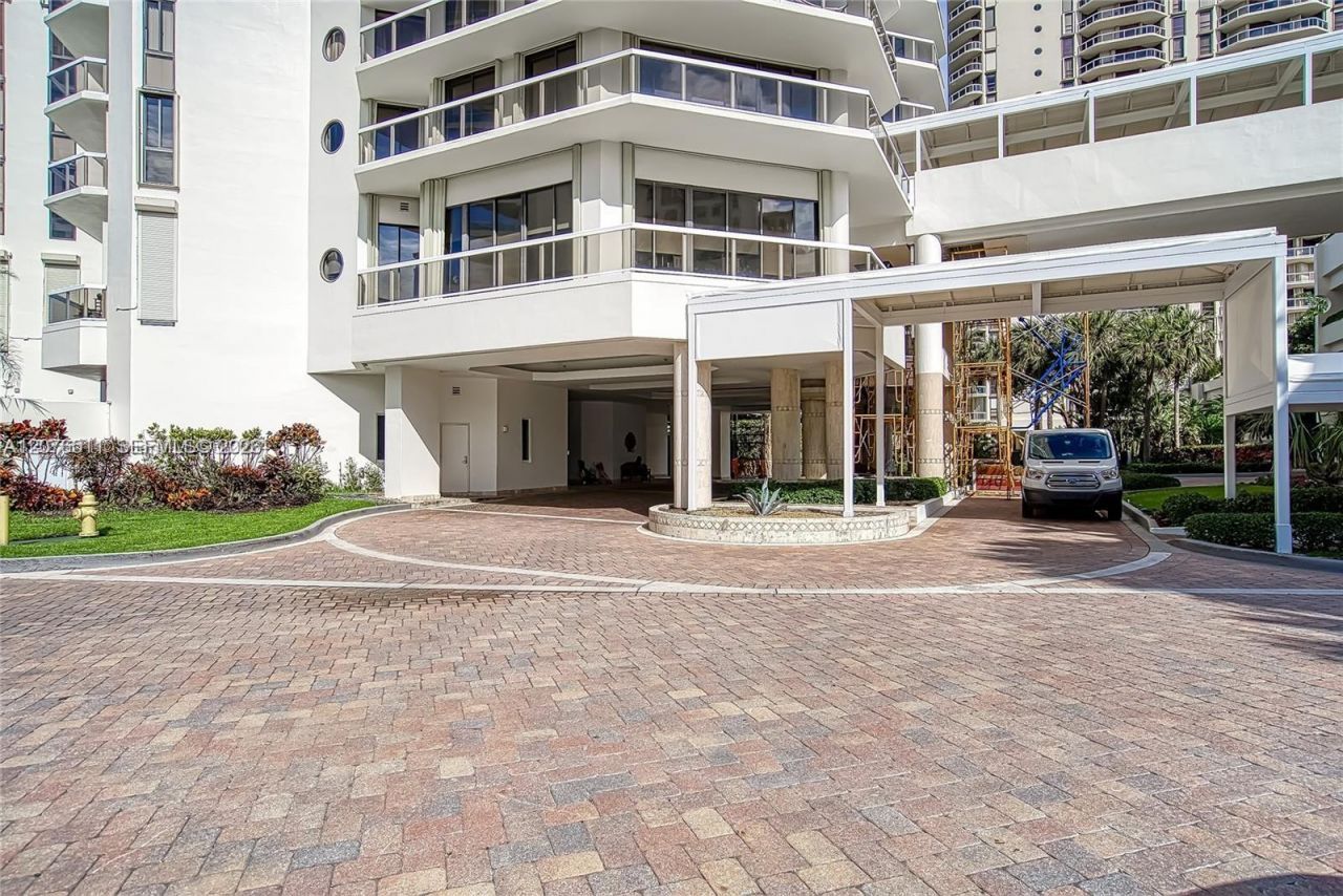 20185 E Country Club Dr, Unit 1209, Aventura, FL 33180 Photo