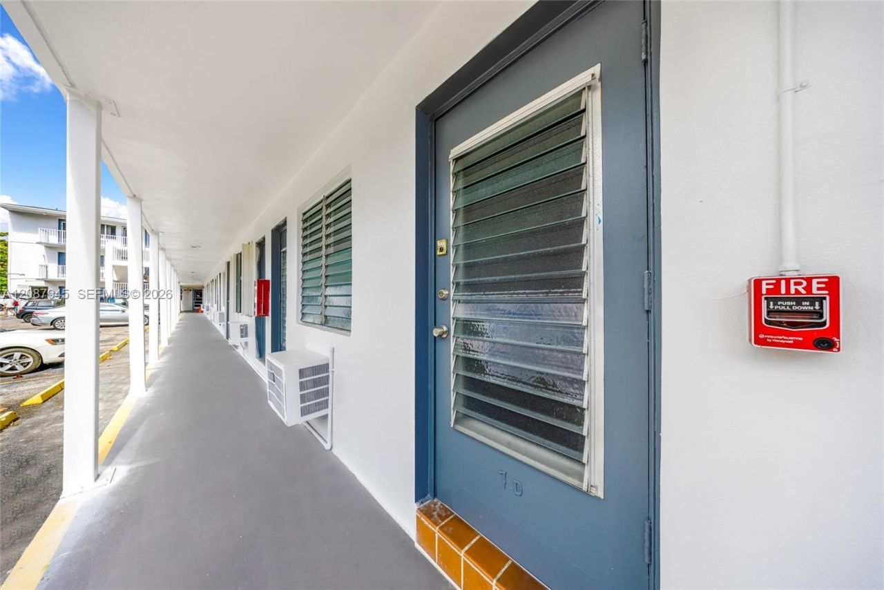 15610 NE 6th Ave, Unit 7D, Miami, FL 33162 Photo