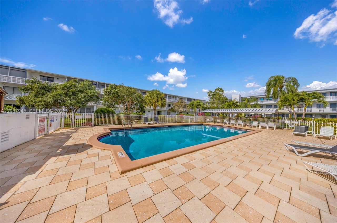 15610 NE 6th Ave, Unit 7D, Miami, FL 33162 Photo