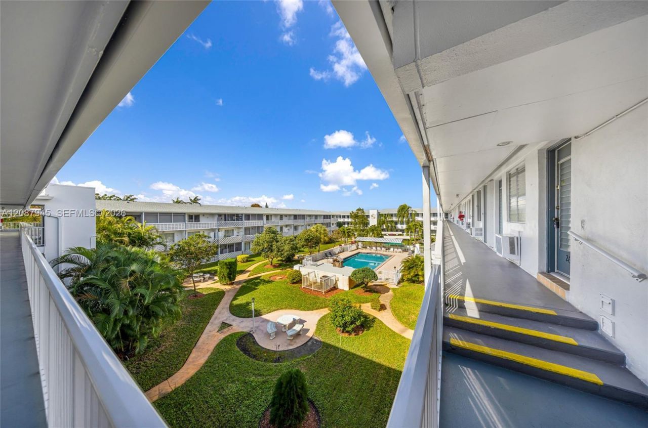 15610 NE 6th Ave, Unit 7D, Miami, FL 33162 Photo