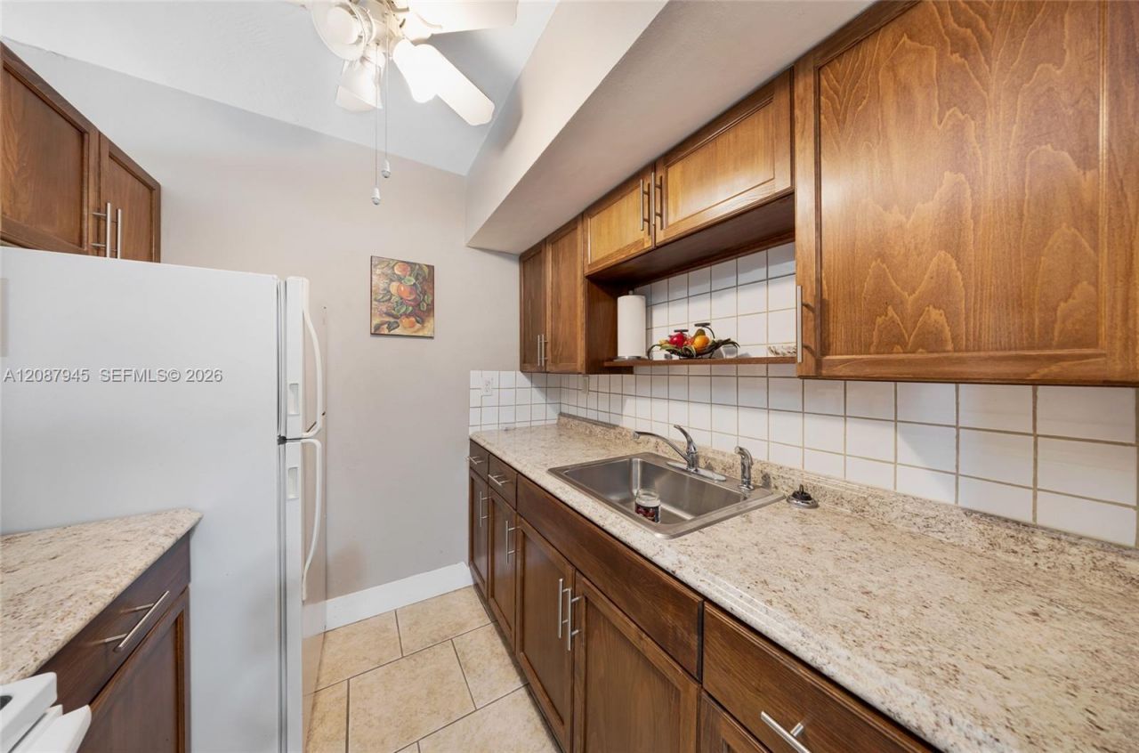 15610 NE 6th Ave, Unit 7D, Miami, FL 33162 Photo