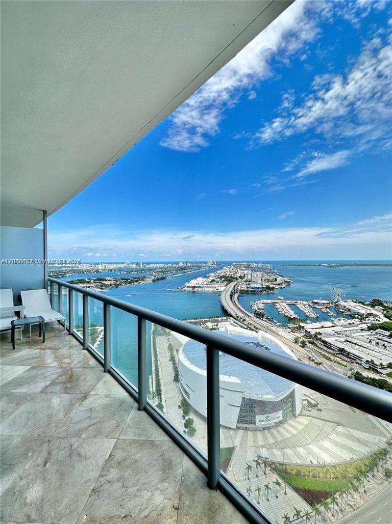888 SE Biscayne Blvd, Unit 4803, Miami, FL 33132 Main Photo