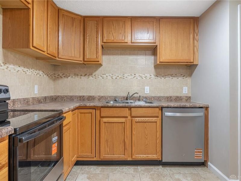 230 Laredo Avenue, Jackson Township, OH 45345 Photo 10