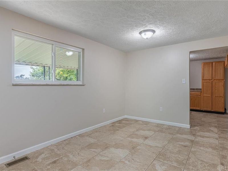 230 Laredo Avenue, Jackson Township, OH 45345 Photo 12