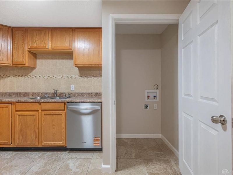 230 Laredo Avenue, Jackson Township, OH 45345 Photo 13