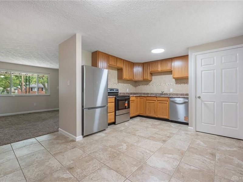 230 Laredo Avenue, Jackson Township, OH 45345 Photo 8
