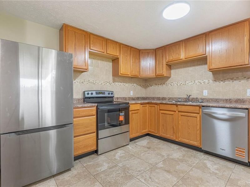 230 Laredo Avenue, Jackson Township, OH 45345 Photo 9