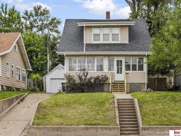 4323 Leavenworth Street, Omaha, NE 68105