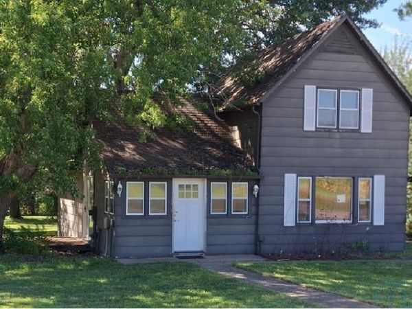 405 SE 13th, Beresford, SD 57004