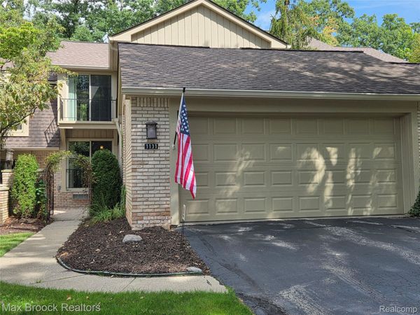 1131 Hillpointe Circle , Bloomfield Township, Mi 48304