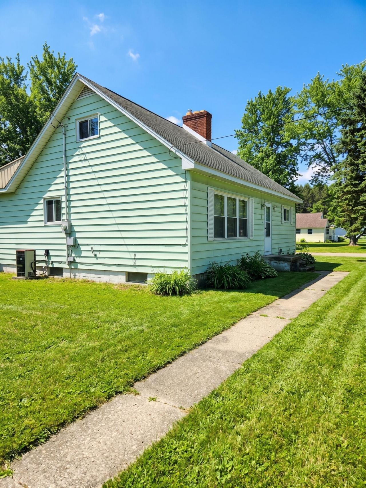 3204 Weigl Road, Saginaw, MI 48609 Main Photo