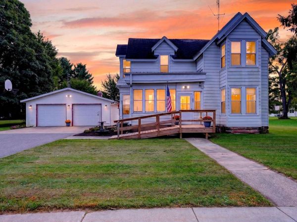 300 W Madison Street, Spring Green, WI 53588