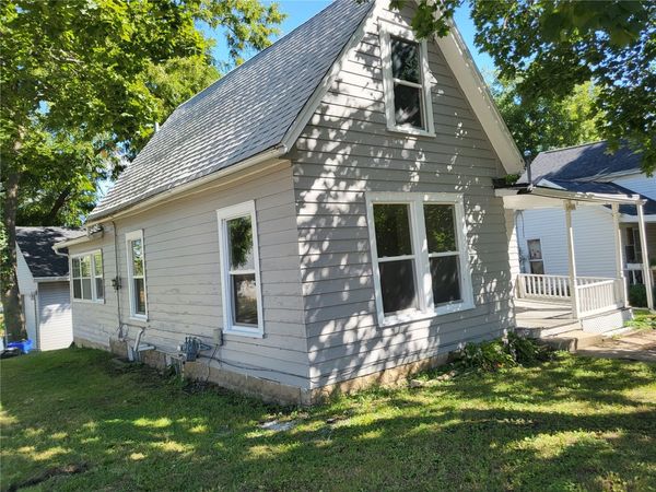 1400 13th Avenue , Marion, IA 52302