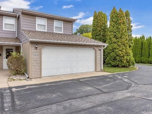 3520 Highcliff Cir, Sheboygan, WI 53083