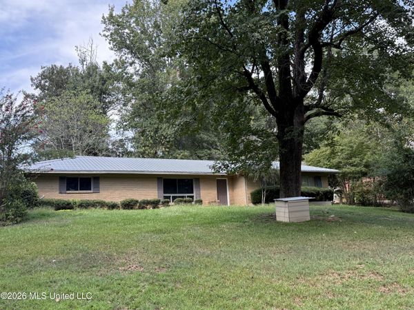 130 Rochelle Drive, Calhoun City, MS 38916