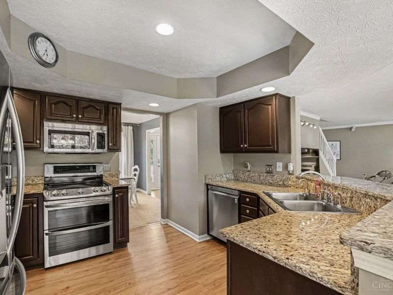 7147 King James Court, Cincinnati, OH 45247 Photo 8