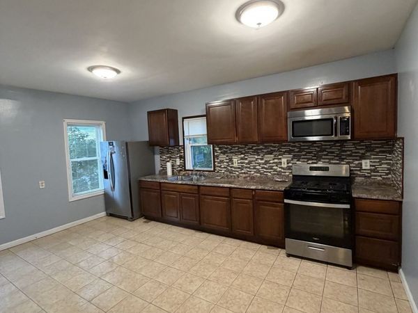 51 Snell St, Unit 3, Brockton, MA 02301