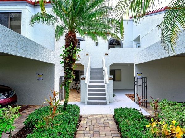 559 Beachwalk CIR, Unit U-204, NAPLES, FL 34108