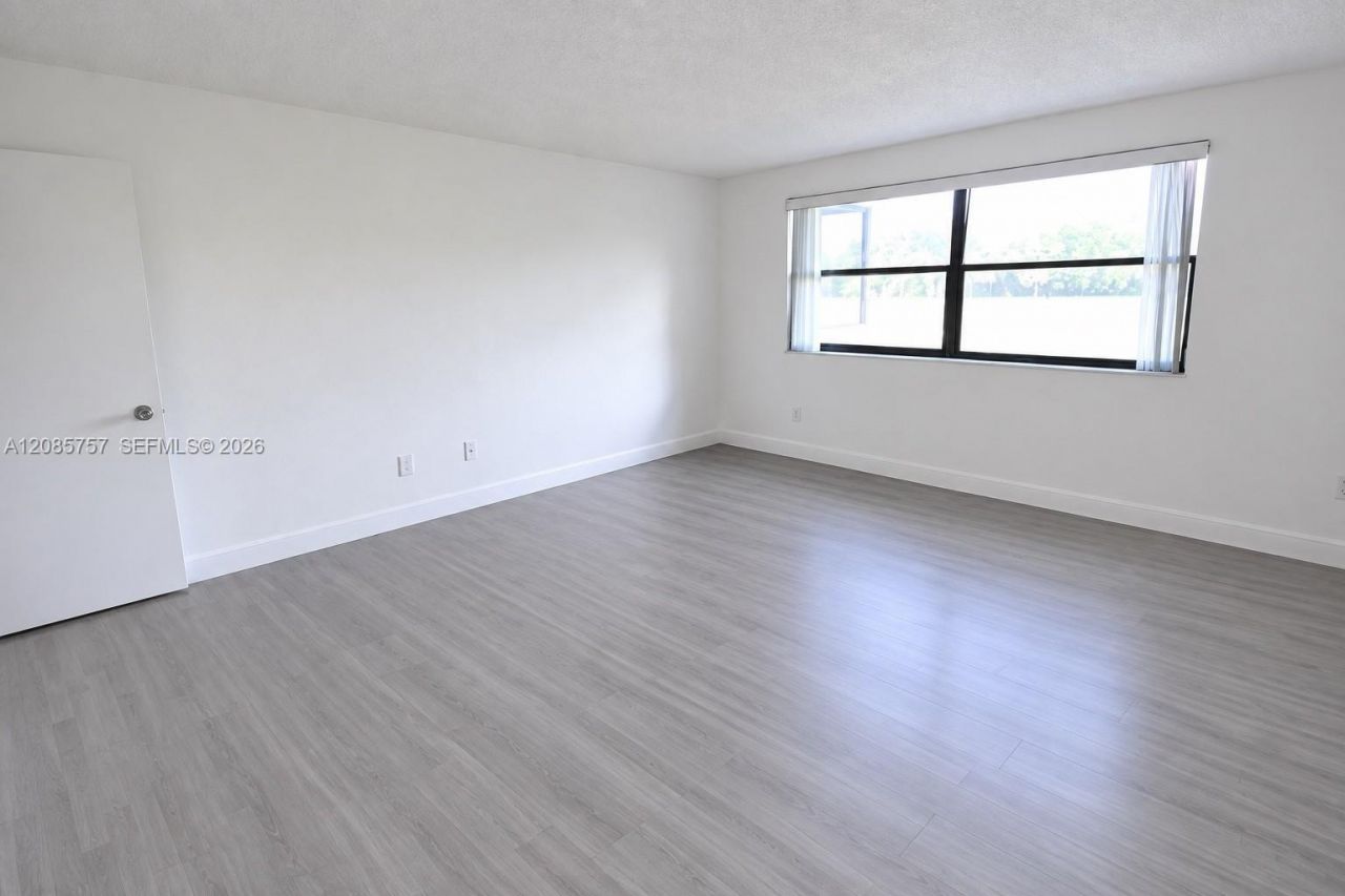 16051 Blatt Blvd, Unit 112, Weston, FL 33326 Photo