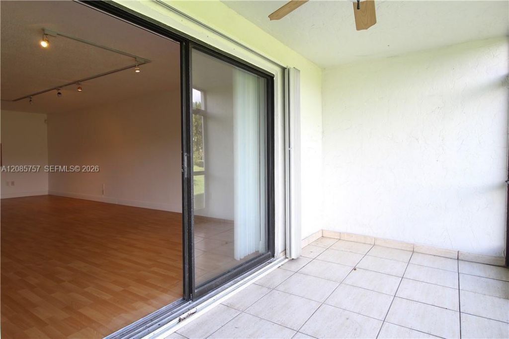 16051 Blatt Blvd, Unit 112, Weston, FL 33326 Photo
