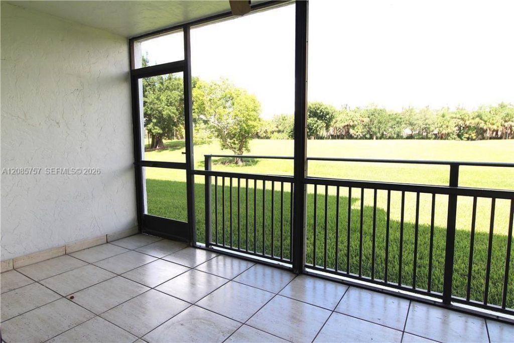 16051 Blatt Blvd, Unit 112, Weston, FL 33326 Photo