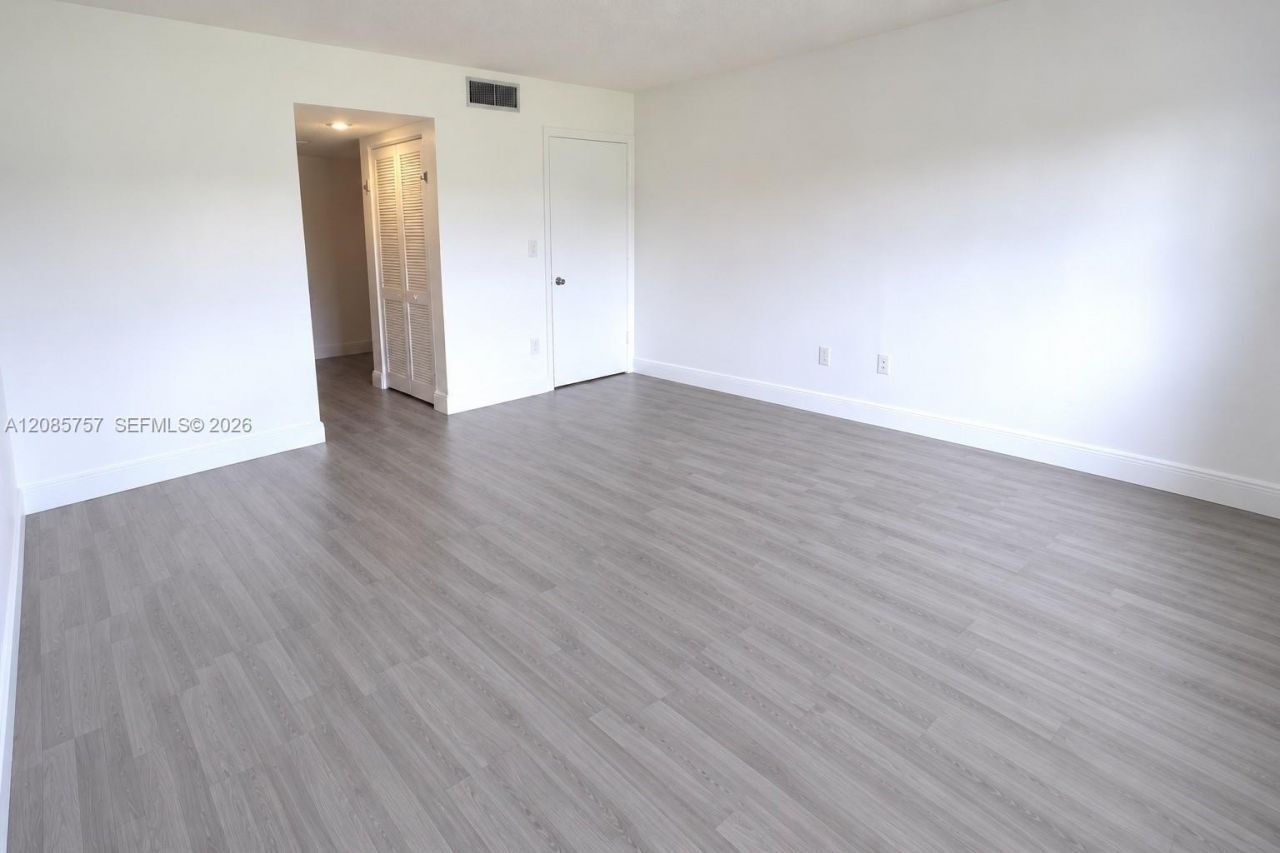 16051 Blatt Blvd, Unit 112, Weston, FL 33326 Photo