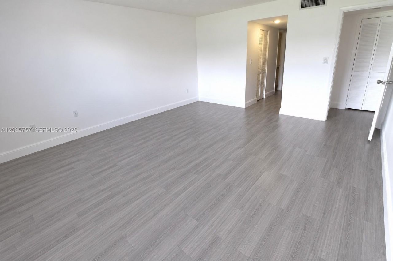 16051 Blatt Blvd, Unit 112, Weston, FL 33326 Photo