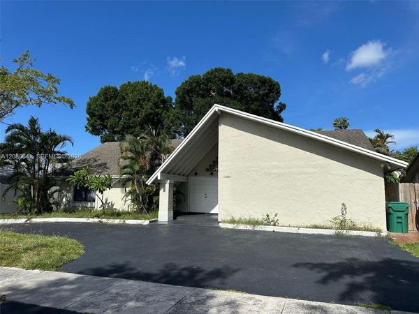 20605 NE 9th Ct , Unit 20605, Miami, FL 33179