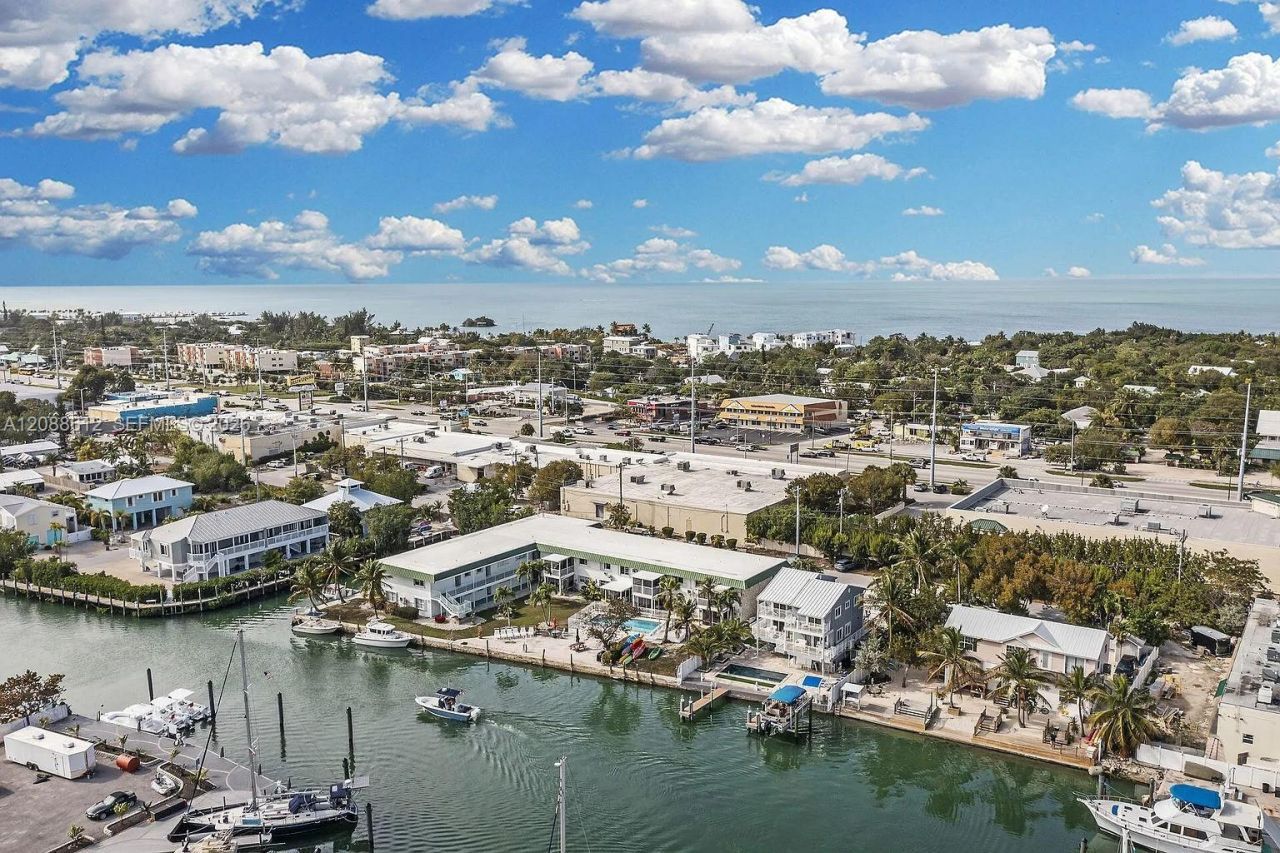 5301 Ocean Ter, Unit 1, Marathon, FL 33050 Photo