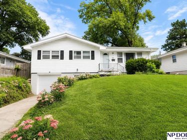 7426 Valley Street, Omaha, NE 68124