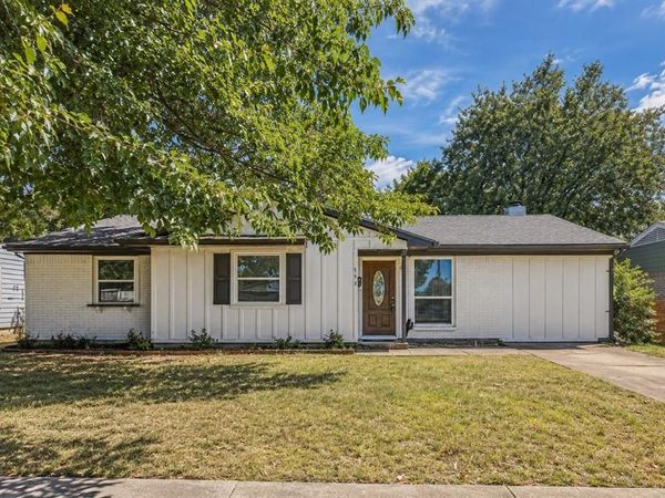 646 E Fairmeadows Drive, Duncanville, TX 75116