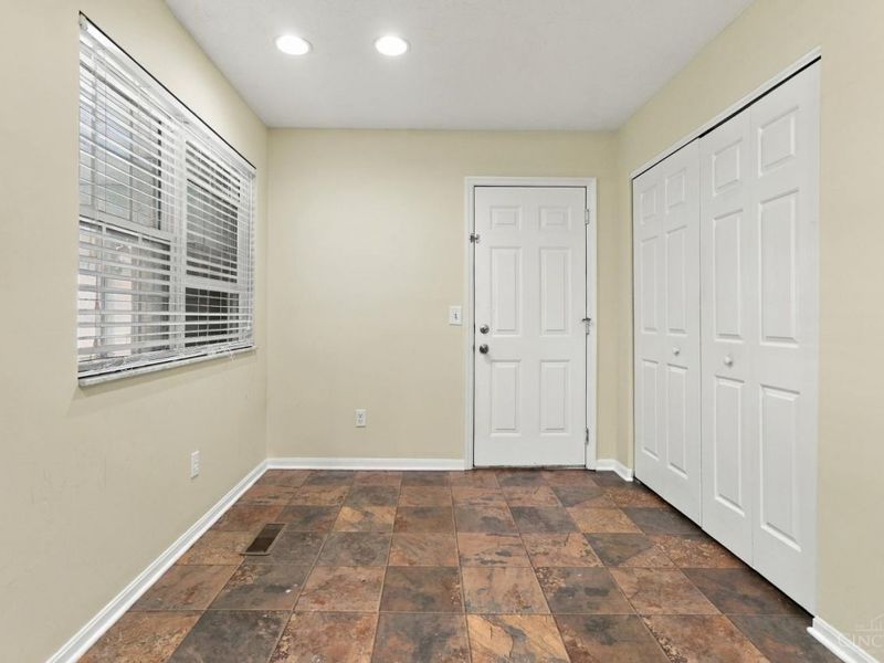 7576 Lake Pointe, Hamilton Township, OH 45039 Photo 6