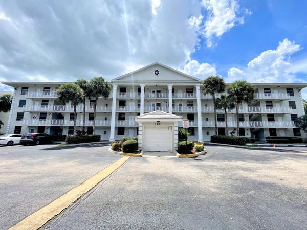 1721 WHITEHALL Drive, Unit 303, Davie, FL 33324
