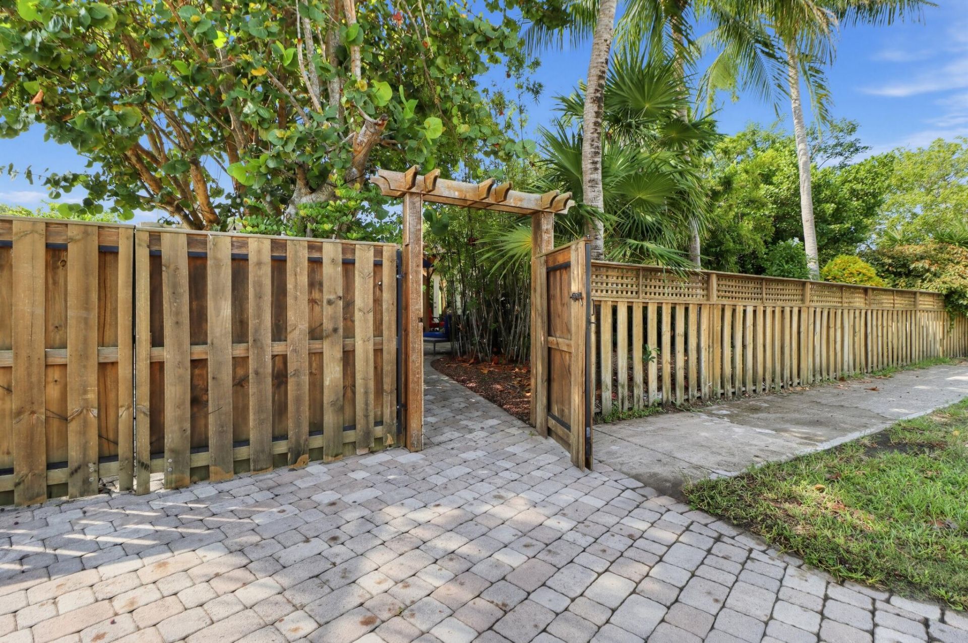 2240 Harbor Drive, Marathon, FL 33050 Photo