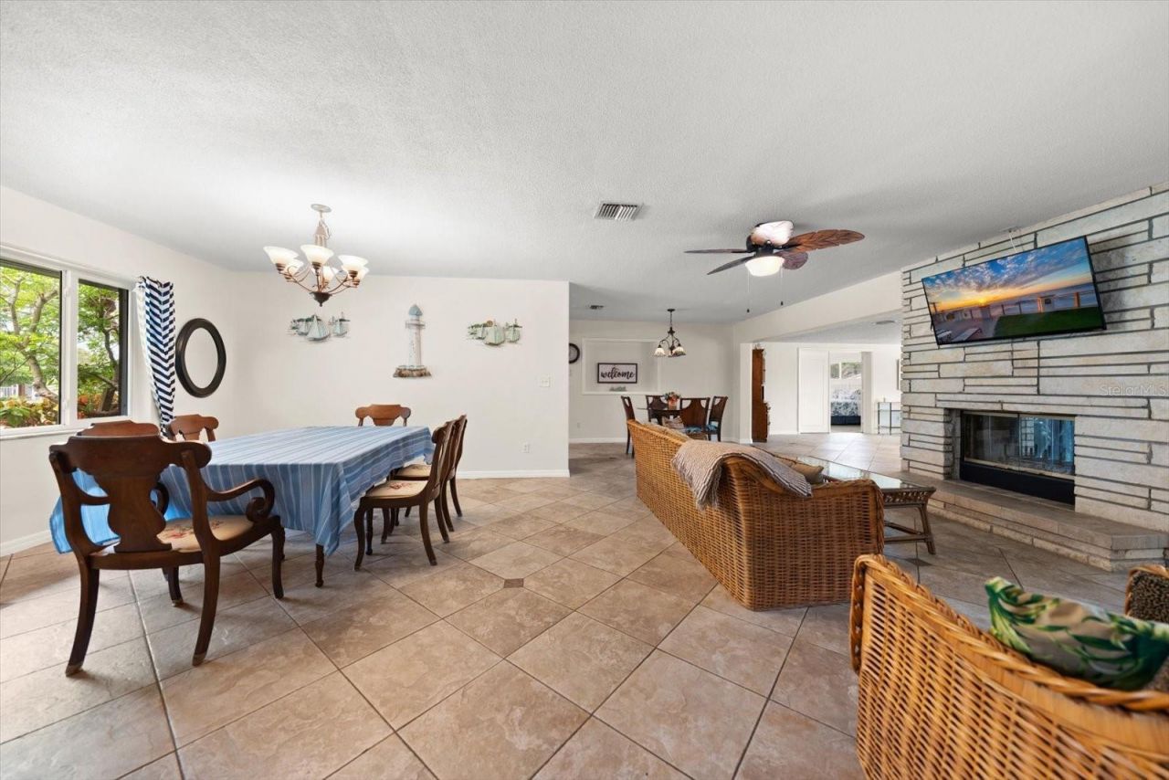 1 Maplewood Avenue, Clearwater, FL 33765 Photo