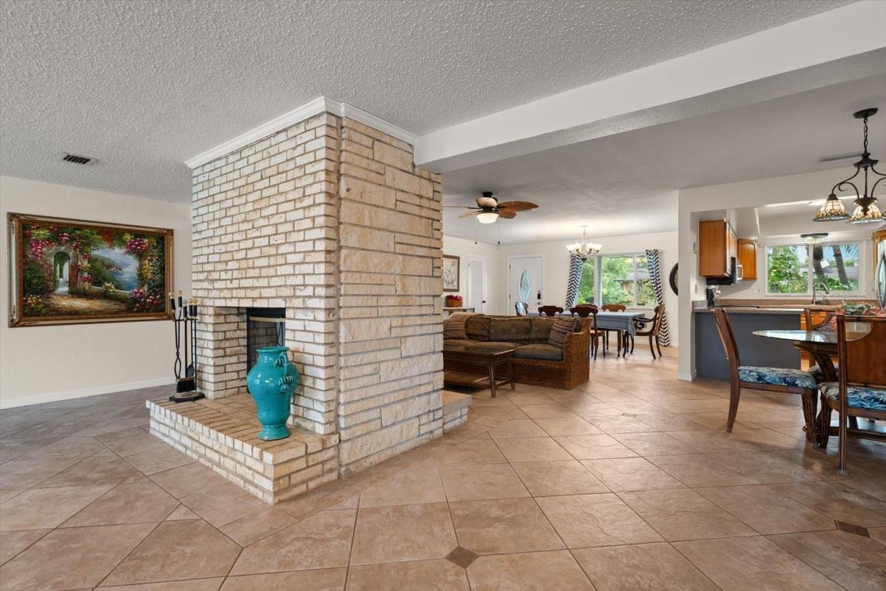 1 Maplewood Avenue, Clearwater, FL 33765 Photo