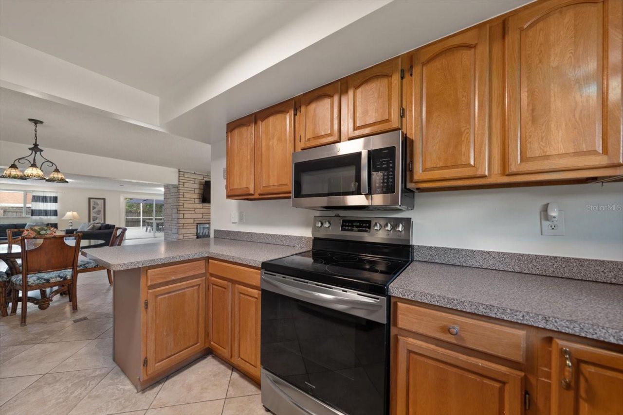 1 Maplewood Avenue, Clearwater, FL 33765 Photo