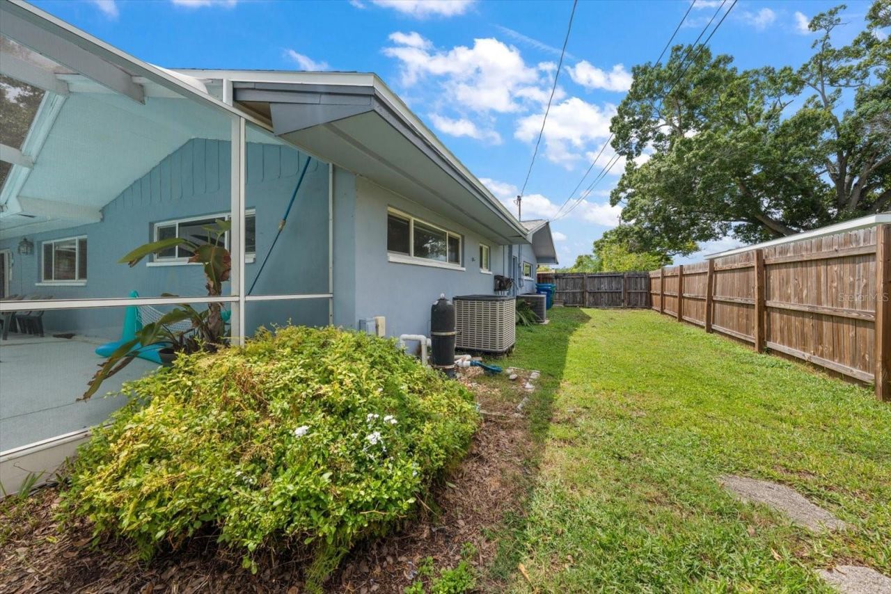 1 Maplewood Avenue, Clearwater, FL 33765 Photo