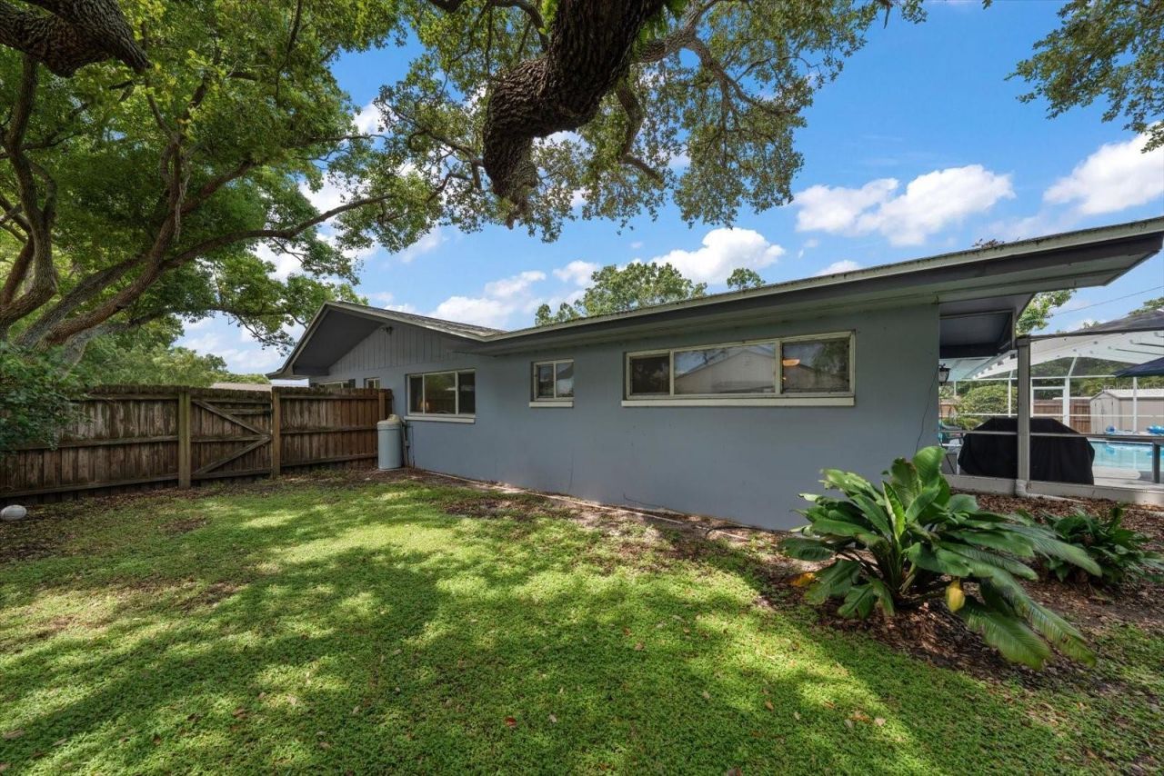 1 Maplewood Avenue, Clearwater, FL 33765 Photo