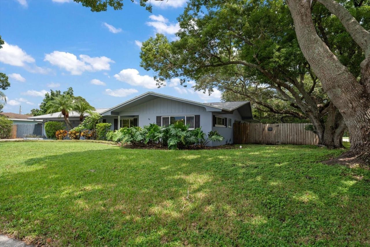 1 Maplewood Avenue, Clearwater, FL 33765 Photo