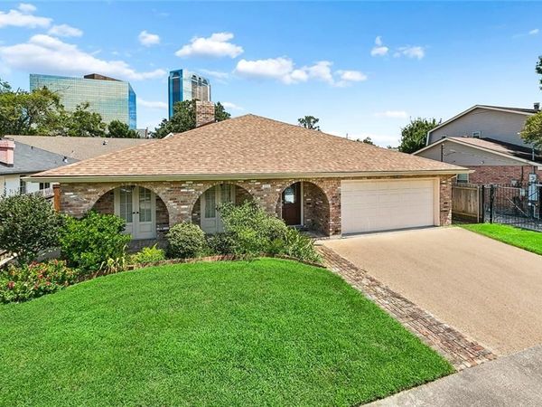 3841 N ARNOULT Road, Metairie, LA 70002