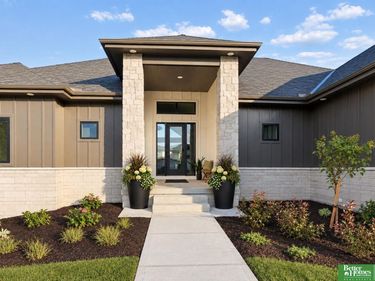 3538 S 210th Avenue, Elkhorn, NE 68022