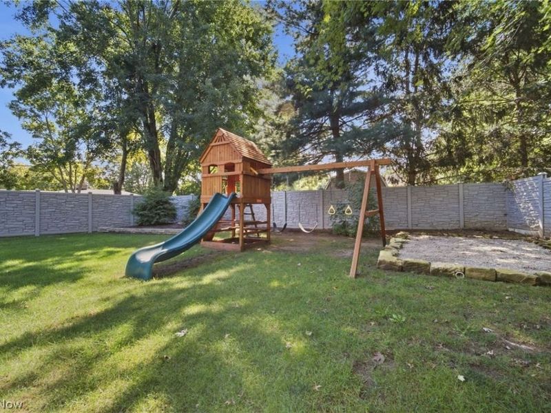37099 Hunters Trail , Avon, OH 44011 Photo 48