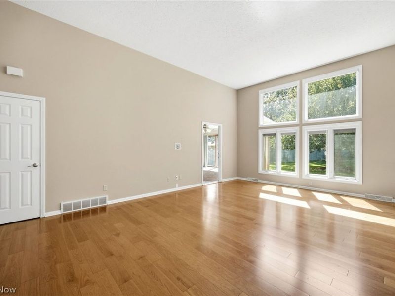 37099 Hunters Trail , Avon, OH 44011 Photo 6