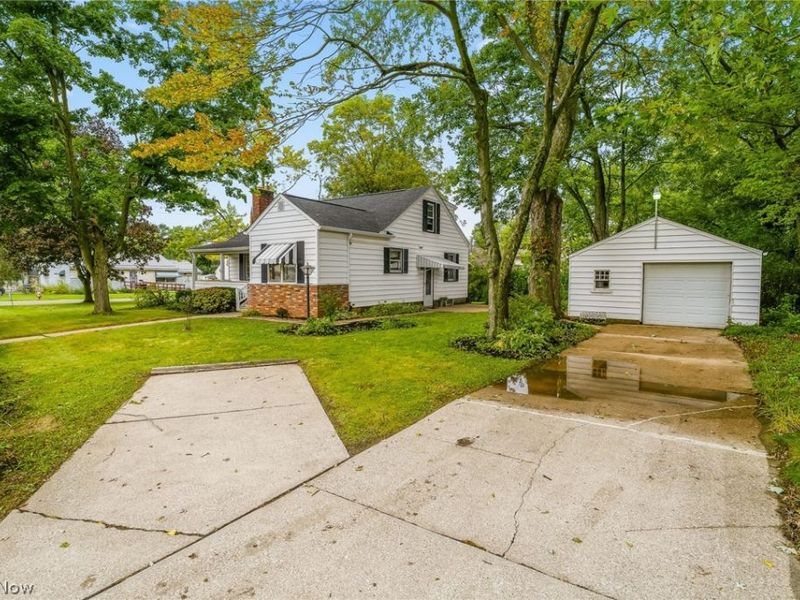 200 Gnau Avenue SW, Perry Township, OH 44646 Photo 3