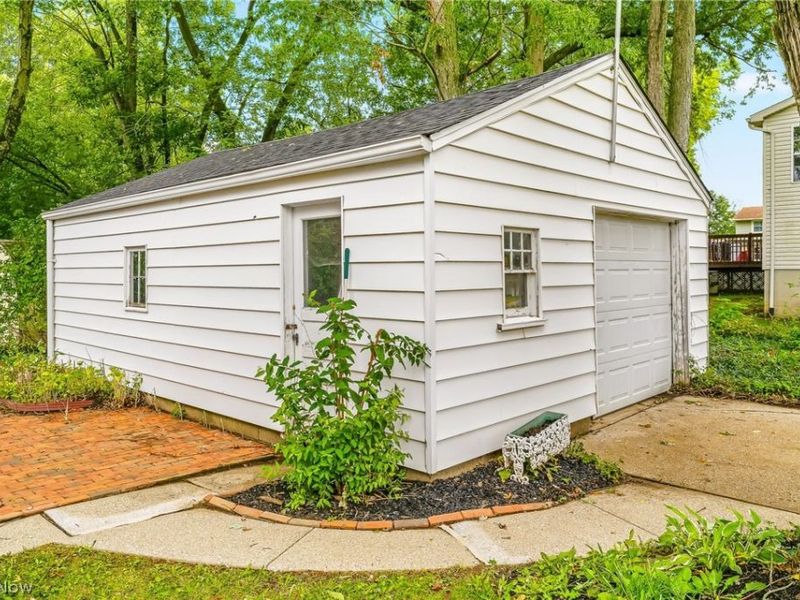 200 Gnau Avenue SW, Perry Township, OH 44646 Photo 32