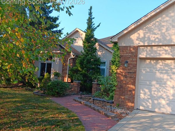 40820 Brightside Court, Sterling Heights, Mi 48310