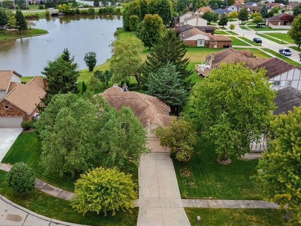 40820 Brightside Court, Sterling Heights, Mi 48310