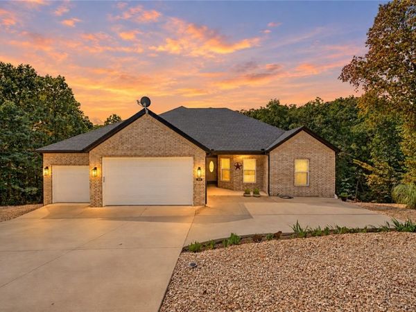 12 Gibson Lane, Bella Vista, AR 72715